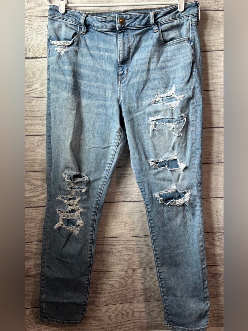 American Eagle women’s high rise distressed jegging jeans, size 16
